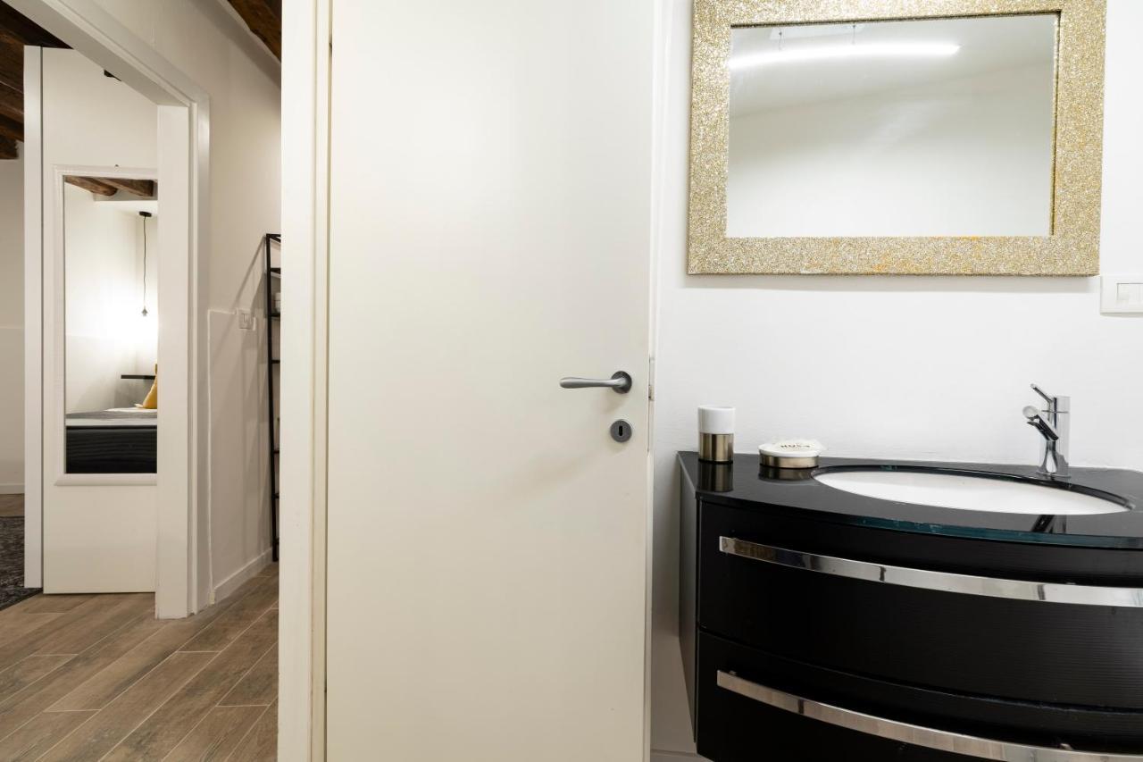 San Marco Pied-A-Terre - Accademia By Wonderful Italy Apartment เวนิส ภายนอก รูปภาพ